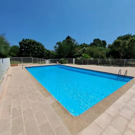 La Louisiane 2 Pieces Rez-de-jardin Piscine Lägenhet